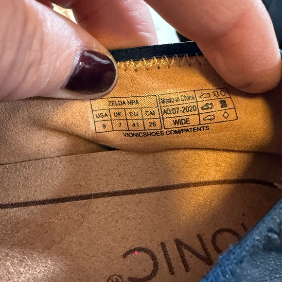 Vionic Navy Blue Flats with Bow Accent. NWOT - Picture 4 of 4